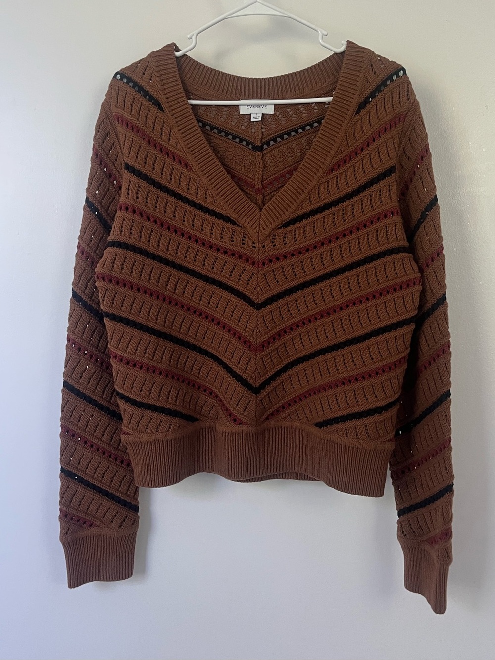 Evereve Brown V-Neck Openwork Chevron Sweater with Navy and Maroon Stripe
